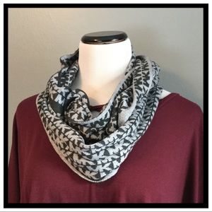 NWT Michael Michael Kors Infinity Scarf
